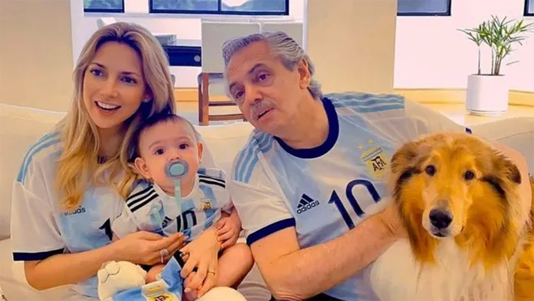 El festejo de Alberto Fernández: El camino a la gloria es en equipo