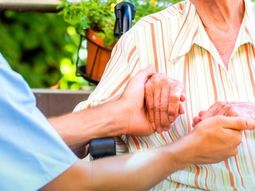 Escala salarial cuidado de personas 2025: cuánto ganan en noviembre