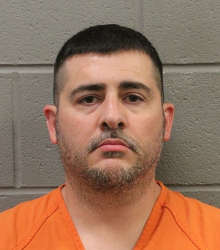 Un hombre de 42 años fue arrestado como el principal sospechoso de ejecutar la balacera fatal contra el niño en Houston. Un hombre de 42 años fue arrestado como el principal sospechoso de ejecutar la balacera fatal contra el niño en Houston.