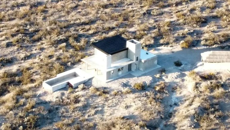 Multa millonaria y demolición de una casa floja de papeles