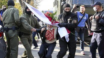 detienen a mujeres y, por falta de lugar, las liberan detienen a mujeres y, por falta de lugar, las liberan