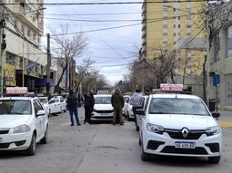 Se oficializó la suspensión del aumento de taxis en Cipolletti. Se oficializó la suspensión del aumento de taxis en Cipolletti.