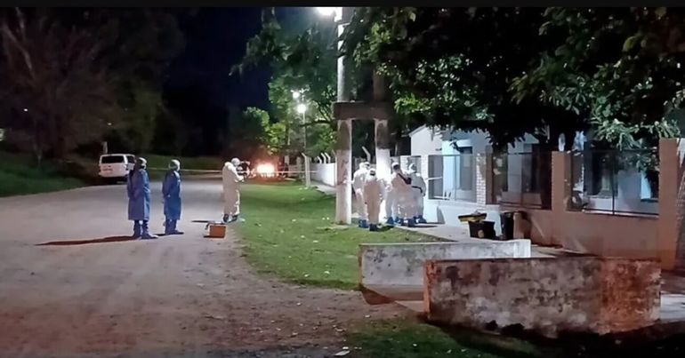 Encontraron una mujer muerta afuera de una escuela: la terrible confesión de su pareja