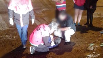 La Policía de Trelew halló al hombre herido y en notorio estado de ebriedad. La Policía de Trelew halló al hombre herido y en notorio estado de ebriedad.