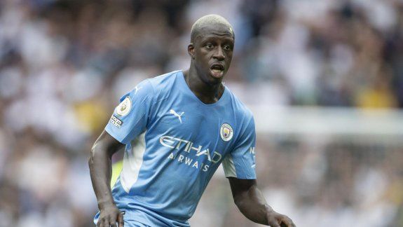 Jugador del Manchester City en prisión preventiva por delitos sexuales