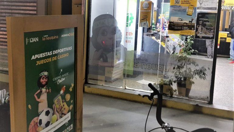 ¡Bingo! Se encontraron en una quiniela por azar y sortearon sus diferencias a las piñas