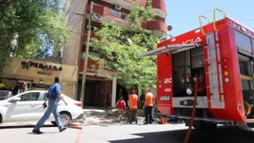 Explosión en un edificio del centro oeste: sin poder volver a sus hogares, ¿cómo se organizaron los vecinos? | LM Neuquen Explosión en un edificio del centro oeste: sin poder volver a sus hogares, ¿cómo se organizaron los vecinos?