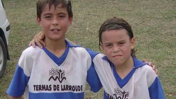 Aarón Anselmino en el Larroudé Foot Ball Club. Boca lo descubrió en La Pampa cuando tenía solo 8 años. Aarón Anselmino en el Larroudé Foot Ball Club. Boca lo descubrió en La Pampa cuando tenía solo 8 años.
