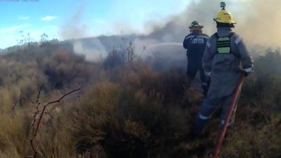 Incendio en zona de chacras de Plottier