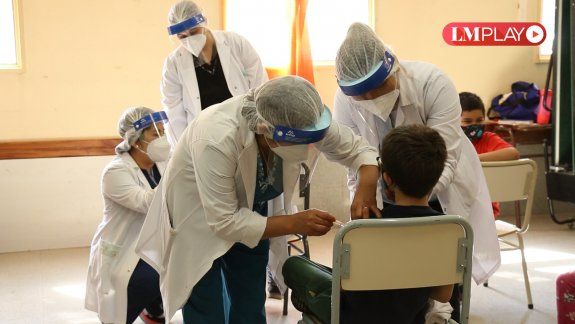 Empezó la vacunación en 21 escuelas de la provincia