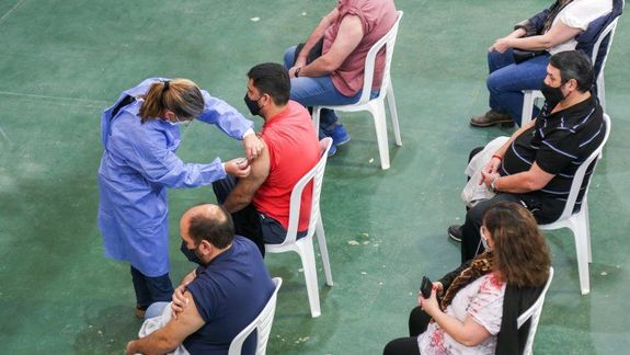 Hay 44 mil neuquinos en condiciones de recibir el refuerzo