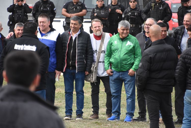 El acto de Sergio Massa unió a sindicatos más horizontales como ATEN provincial y hasta los más ortodoxos como Camioneros o UPCN.