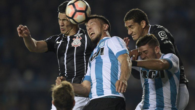 La Academia se sacó de encima al Corinthians y jugará en los cuartos de final ante Libertad de Paraguay.&nbsp; 