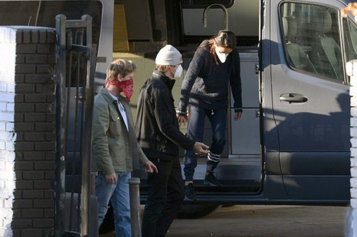 Mila Kunis y Ashton Kutcher compraron una lujosa casa rodante