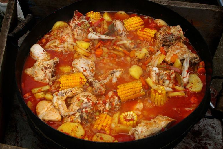 Pollo al disco, un clásico de la cocina campera. Pollo al disco, un clásico de la cocina campera.