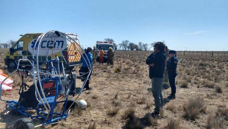Paseaban en un parapente y se les vino a pique