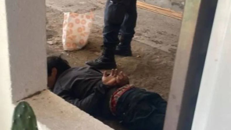 La pareja fue detenida en pleno hecho delictivo. | LM Neuquen La pareja fue detenida en pleno hecho delictivo.
