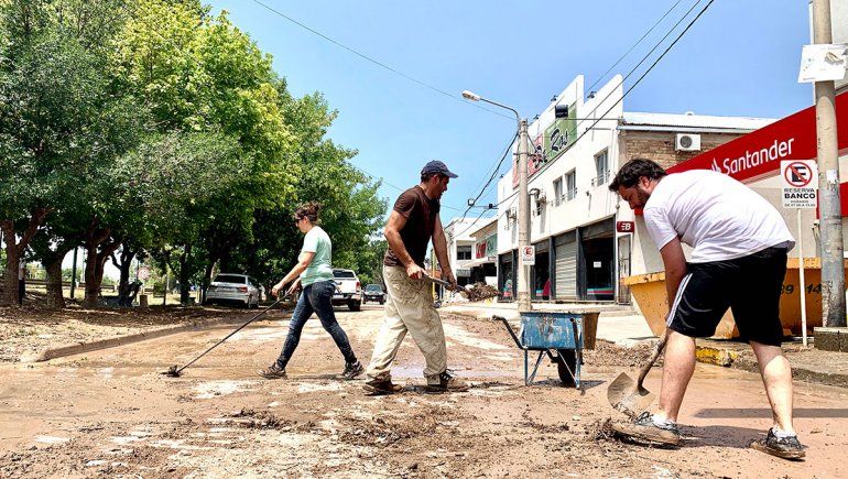 A arreglar el desastre que dejó la lluvia