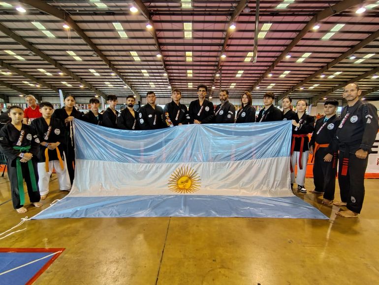 La selección nacional de kenpo representando a Argentina en el mundial. La selección nacional de kenpo representando a Argentina en el mundial.