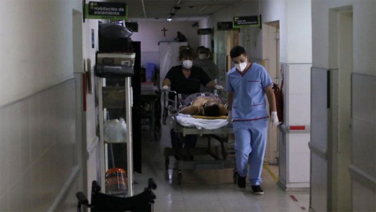 COVID: confirmaron 246 muertes y 8.472 contagios en el país