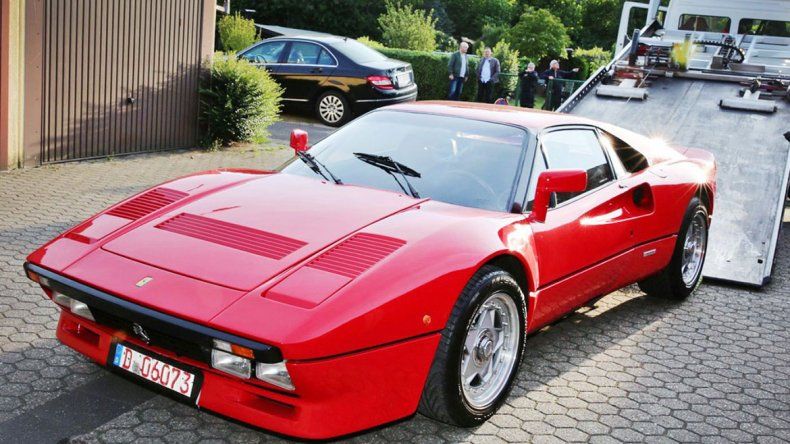 Pidió probar una Ferrari de lujo y se la robó