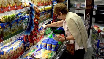 El índice de inflación volvió a superar las dos cifras y preocupa de sobremanera al Gobierno, previo a las elecciones. El índice de inflación volvió a superar las dos cifras y preocupa de sobremanera al Gobierno, previo a las elecciones.