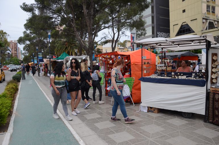 La Feria de Artesanos de Neuquén celebra su fiesta: 400 stands y 31 años de historia