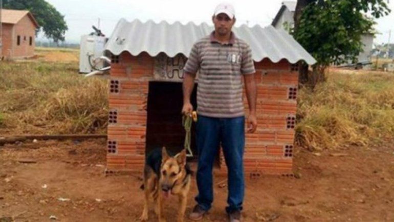 Wyomar con su perra Hana