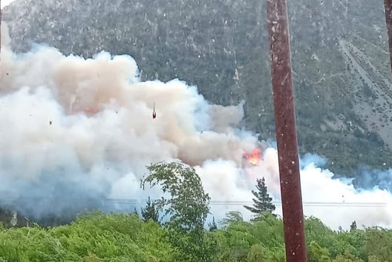 Ya se quemaron 60 hectáreas en Epuyén, Chubut. Ya se quemaron 60 hectáreas en Epuyén, Chubut.