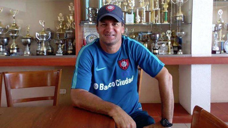 Biaggio esperará a Belluschi para jugar mañana contra el Decano.