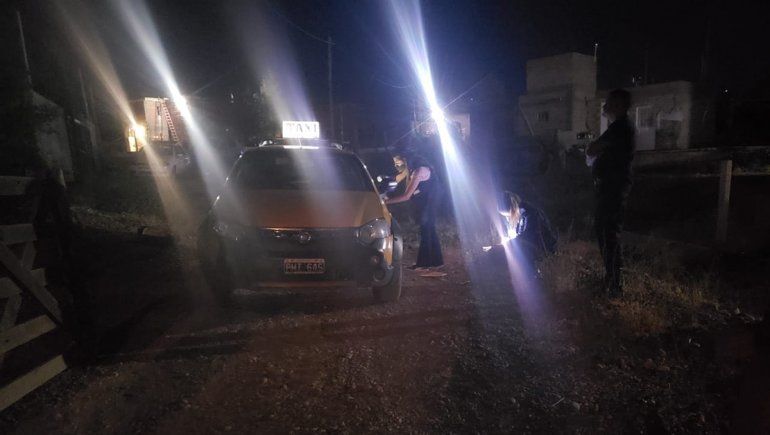 El taxista apuñalado fue encontrado ensangrentado en el interior del vehículo, en Las Perlas.