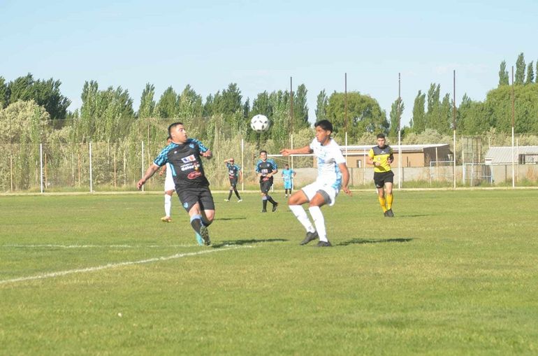 La Amistad derrotó a Pillma en el duelo cipoleño. Fotos: Antonio Spagnuolo