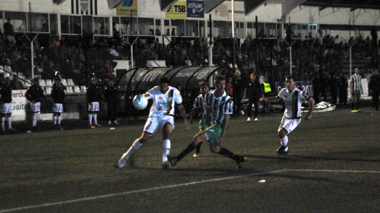 En el reinicio del torneo Villa Mitre complicó a Cipo.&nbsp;