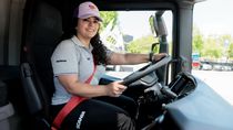 sonaba con manejar un camion y gracias a una beca se graduo como conductora profesional sonaba con manejar un camion y gracias a una beca se graduo como conductora profesional