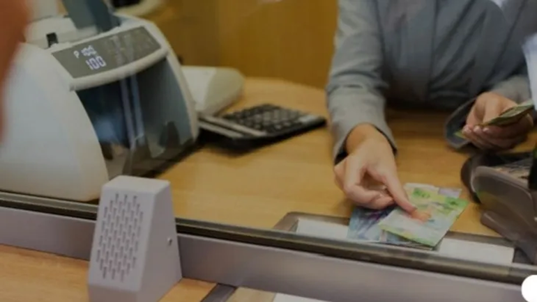 Hay varios estafados con planes y fiscalía no descarta que un bancario sea el responsable