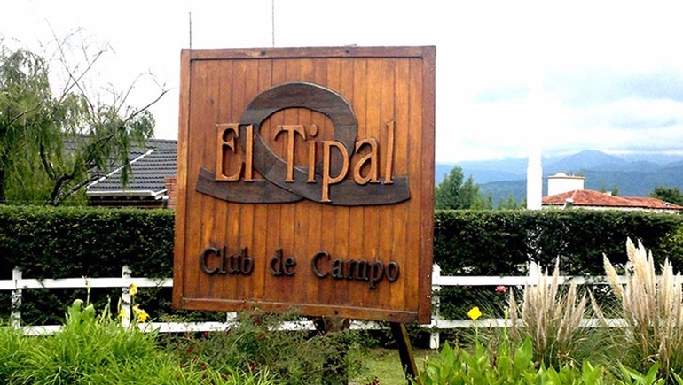 El hecho ocurrió en el barrio privado El Tipal, propiedad de la madre del agresor. El hecho ocurrió en el barrio privado El Tipal, propiedad de la madre del agresor.