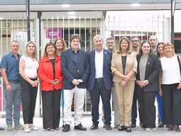 El presidente del CONICET, Daniel Salamone y el rector de la UMAZA, Daniel Miranda con autoridades, investigadores y referentes de vinculación tecnológica del CONICET y de la UMAZA. Gentileza UMAZA. El presidente del CONICET, Daniel Salamone y el rector de la UMAZA, Daniel Miranda con autoridades, investigadores y referentes de vinculación tecnológica del CONICET y de la UMAZA. Gentileza UMAZA.