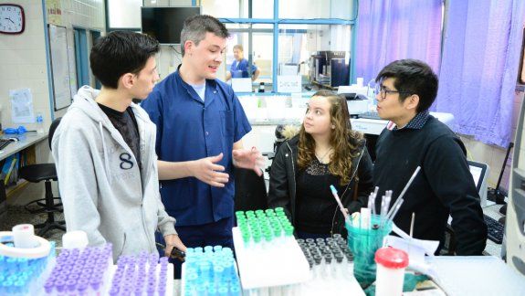 Fundación Loma Negra acompaña a jóvenes en búsqueda de proyectos