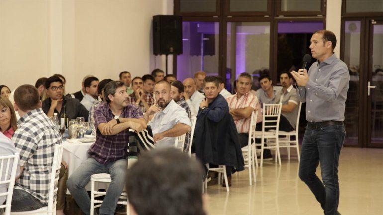 Gutiérrez se reunión con integrantes de pymes locales