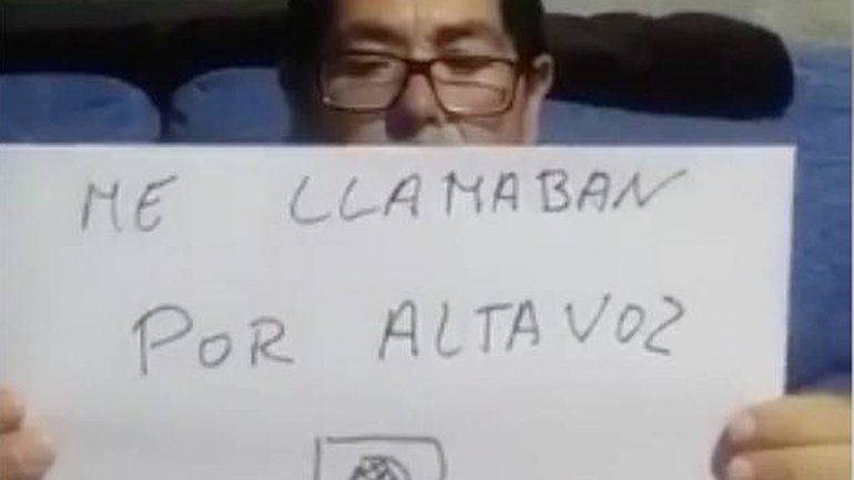 El hombre esperó siete horas y nadie le avisó que lo llamaban.