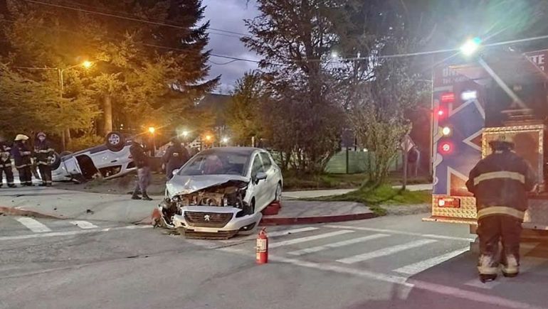 Un conductor borracho causó un fuerte choque: hay heridos