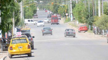 mano unica de la calle moritan: los comerciantes estan enojados y los autos andan a contramano mano unica de la calle moritan: los comerciantes estan enojados y los autos andan a contramano