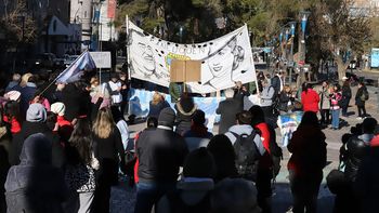 SFP concentracion de peronistas pj cfk cristina fernendez de kirchner en apoyo al robo de la candenada ex presidenta  (2).JPG