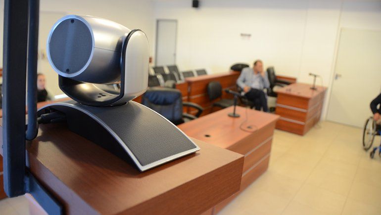 Una audiencia online para esquivarle al coronavirus