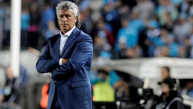 Mientras la CD busca técnico, el interino hizo limpieza en Boedo