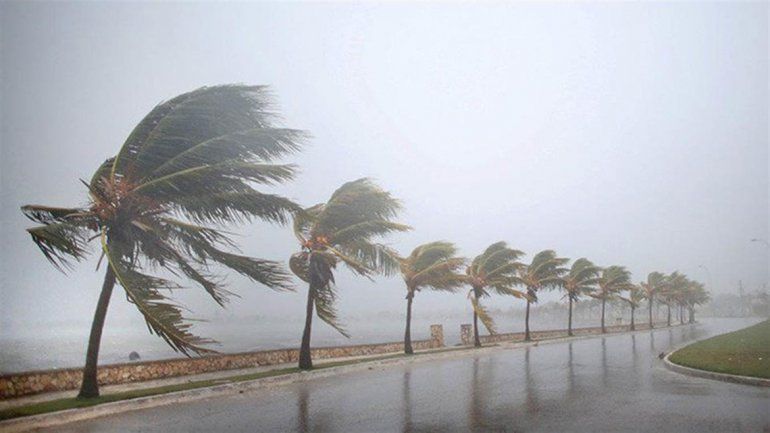 El huracán Irma llegó a Cuba y está a 285 kilómetros de Miami