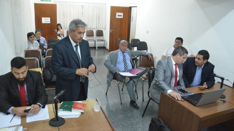 El ex juez fue destituido tras chocar a un auto