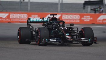 Lewis Hamilton logró su pole número 96 en la Fórmula 1 después de dominar la clasificación del Gran Premio de Rusia en Sochi. Lewis Hamilton logró su pole número 96 en la Fórmula 1 después de dominar la clasificación del Gran Premio de Rusia en Sochi.