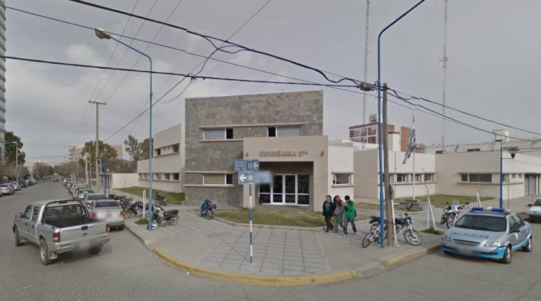 Robaron una moto en Neuquén para ir a comprar armas y los detuvieron en General Roca