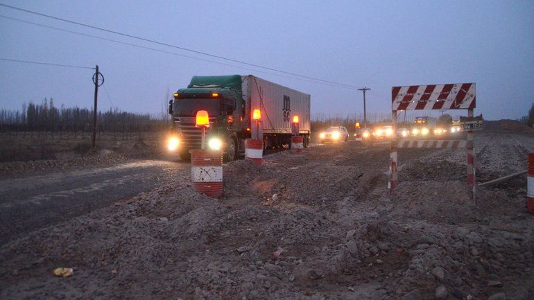 La obra de la Ruta 22 es  un desastre